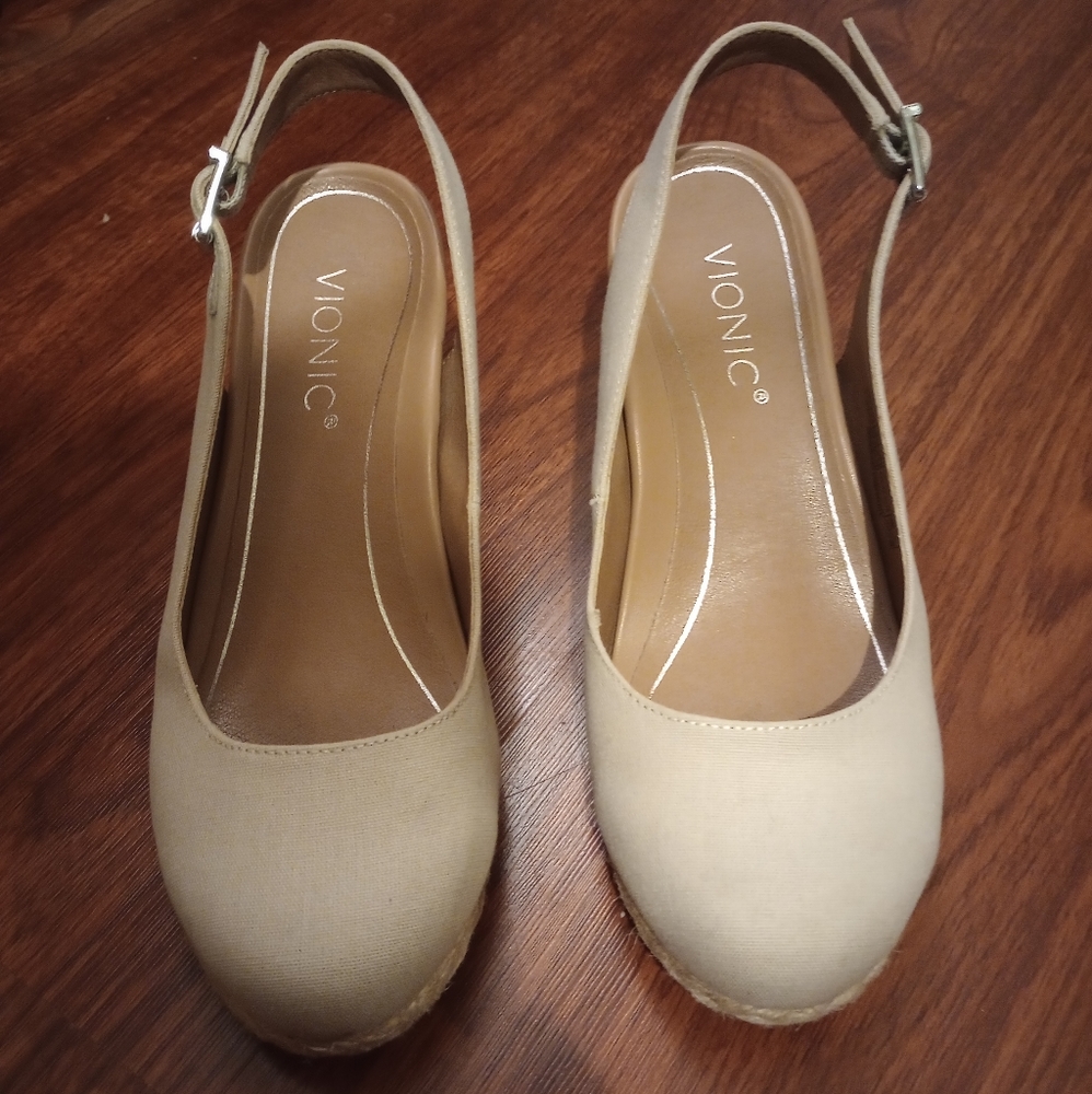 Vionic Beige Canvas Espadrille Wedge Slingbacks - Picture 3 of 12